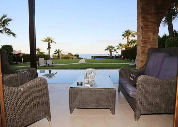 Villa Ionion Beachfront *
