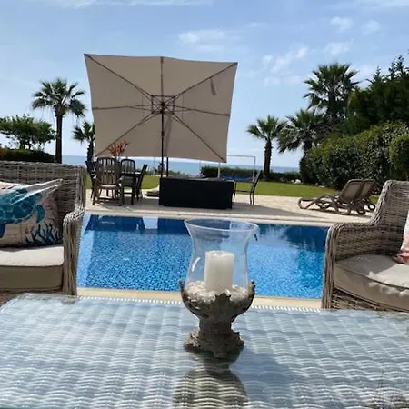 Ionion Beachfront فيلة *