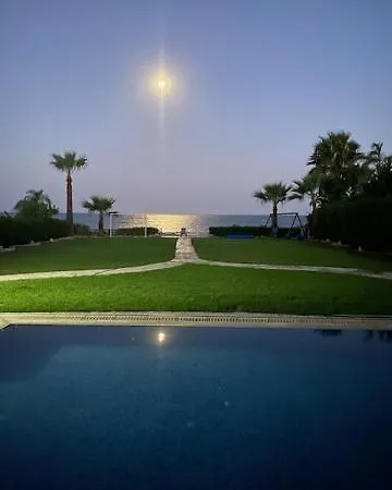 Ionion Beachfront فيلة