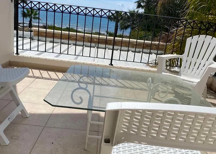 Ionion Beachfront Vilă *